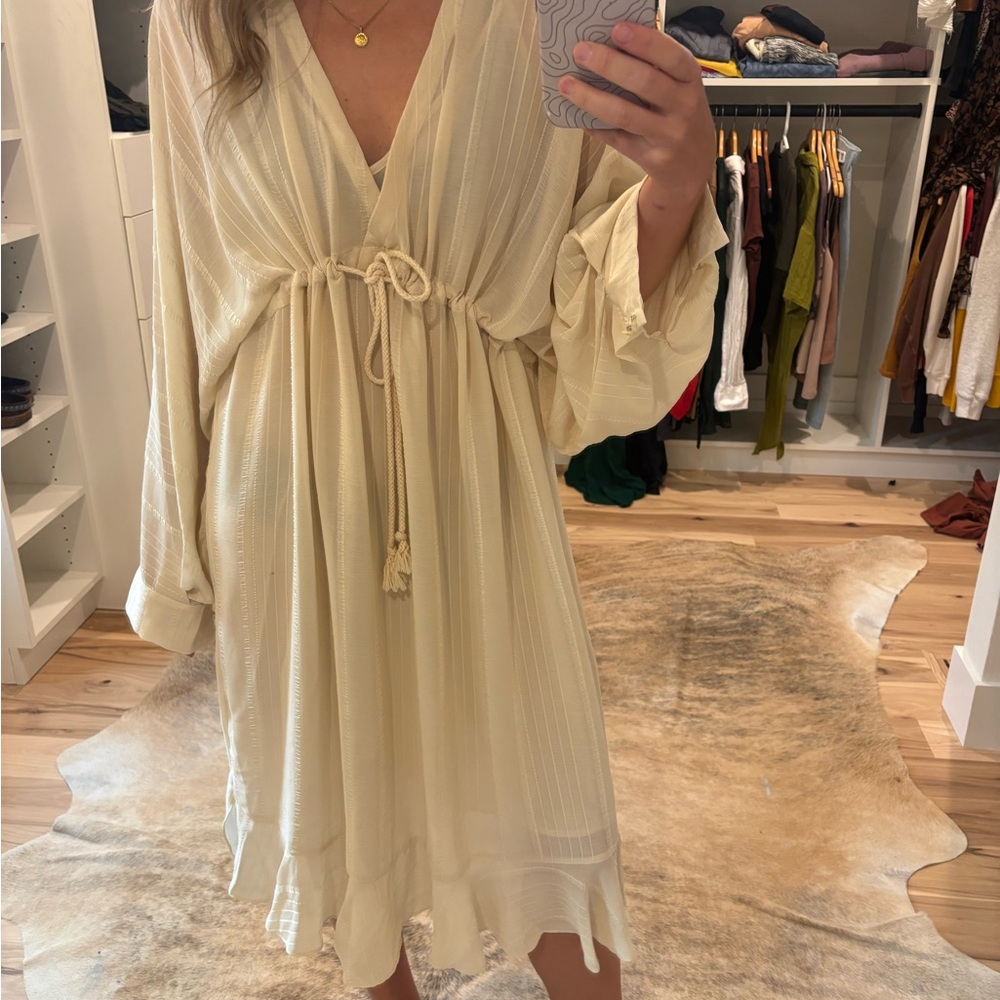 Elegant Cream Long Sleeve Dress
